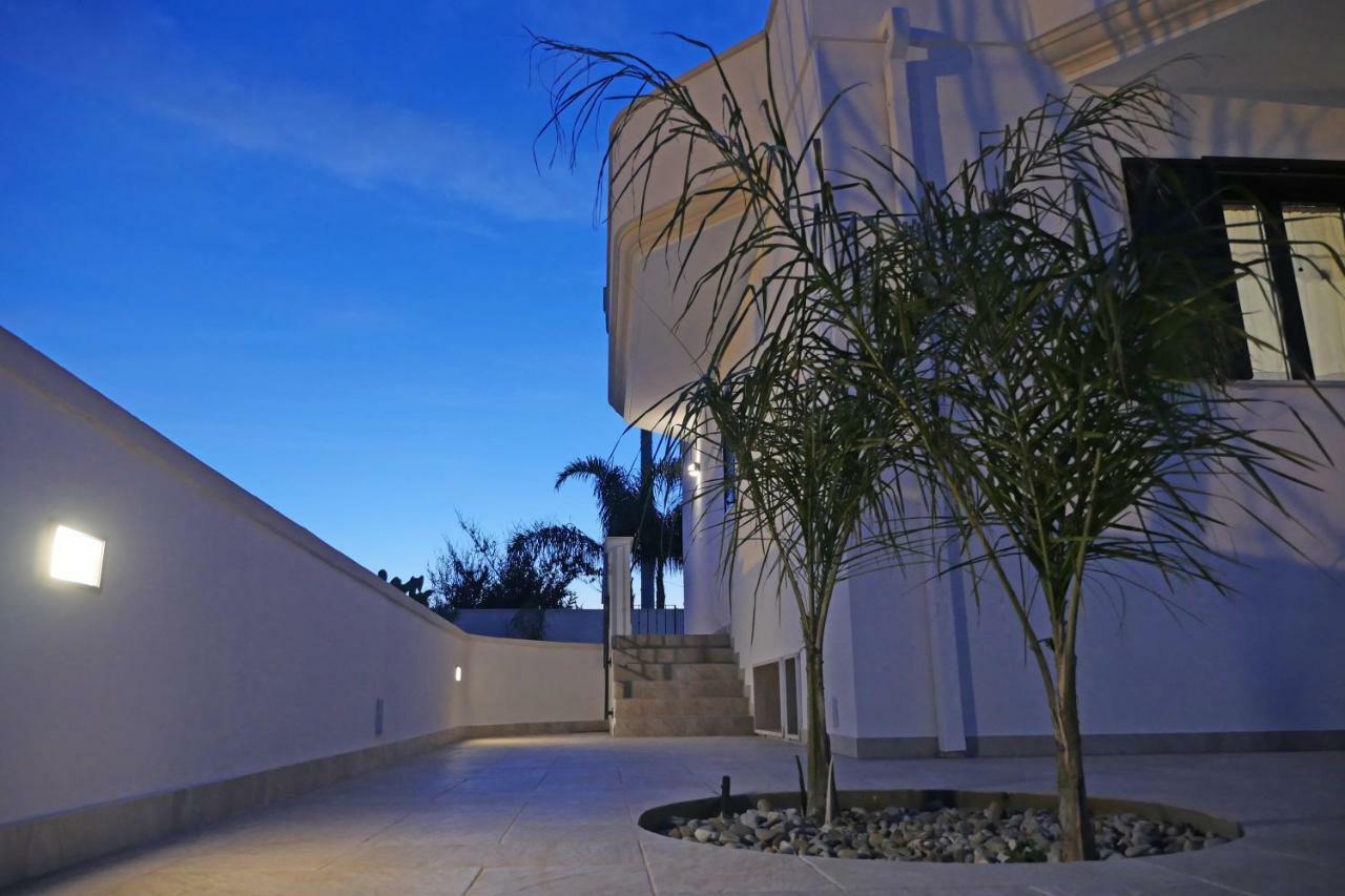 Villa Chiara Leverano Bagian luar foto
